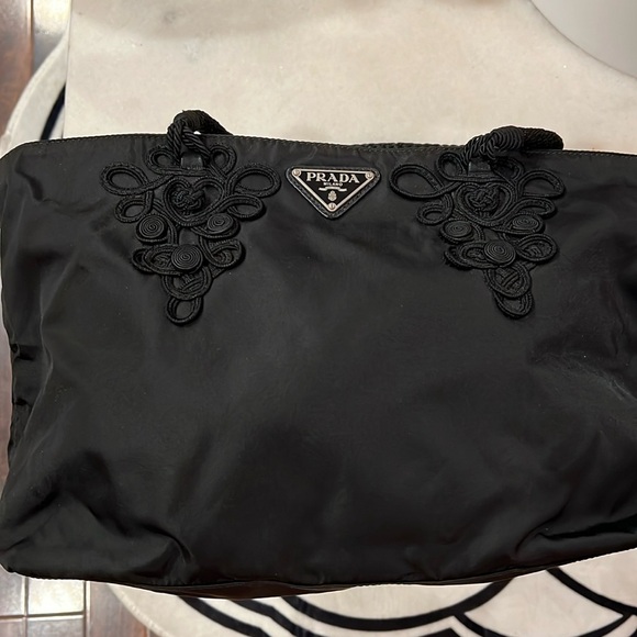 A lovely nylon Prada shoulder tote🔥 - Picture 1 of 6